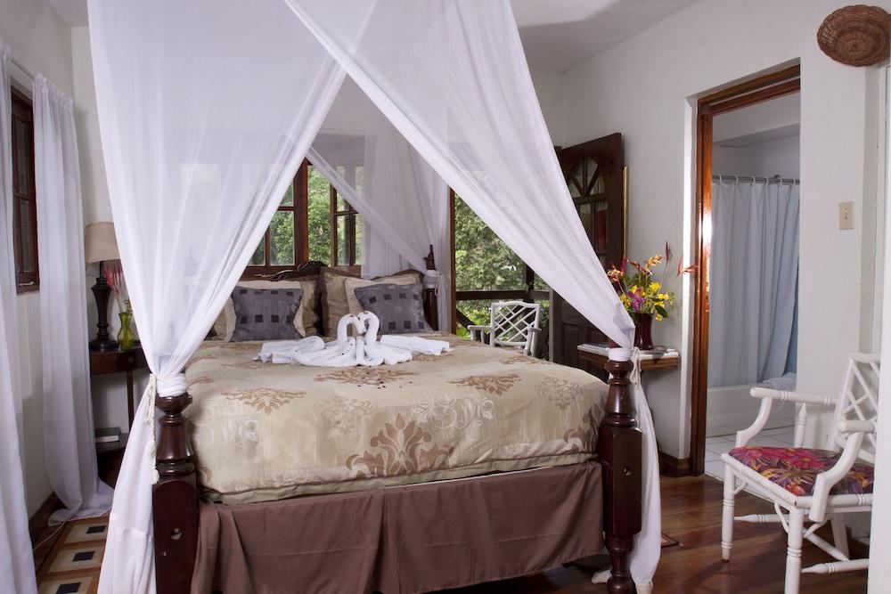 Forres Park Hotel Кингстон Экстерьер фото